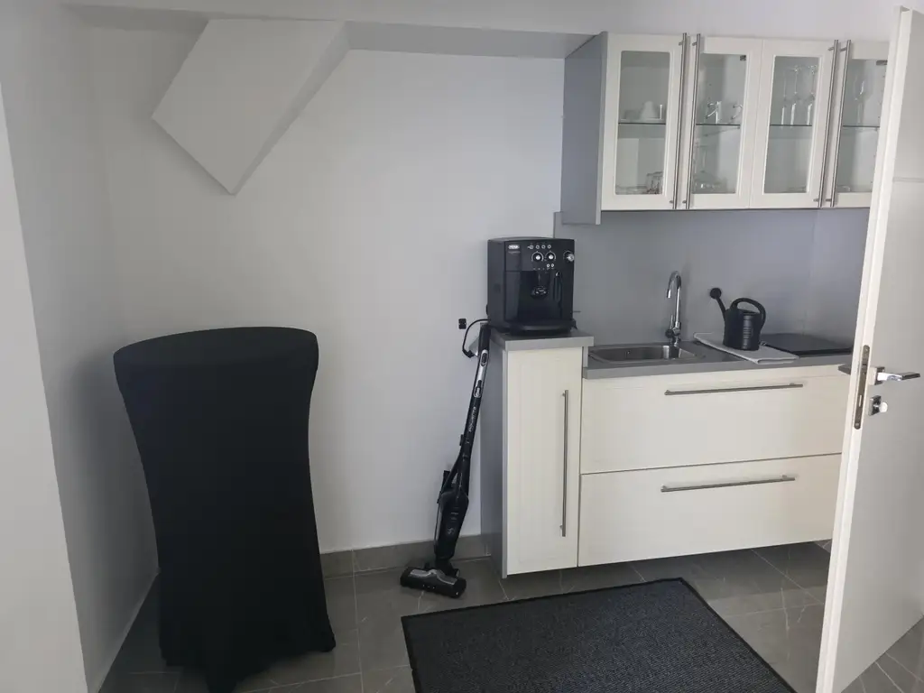 Wohnen und Arbeiten - Büro - Geschäft - Lager