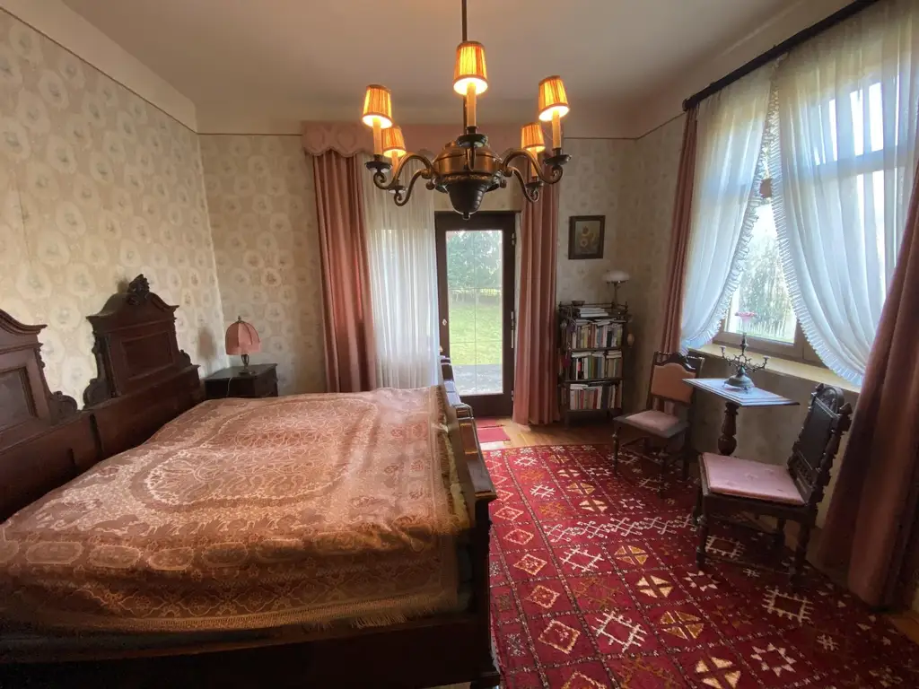 "Jahrhundertwende Stilhaus mit Wald"