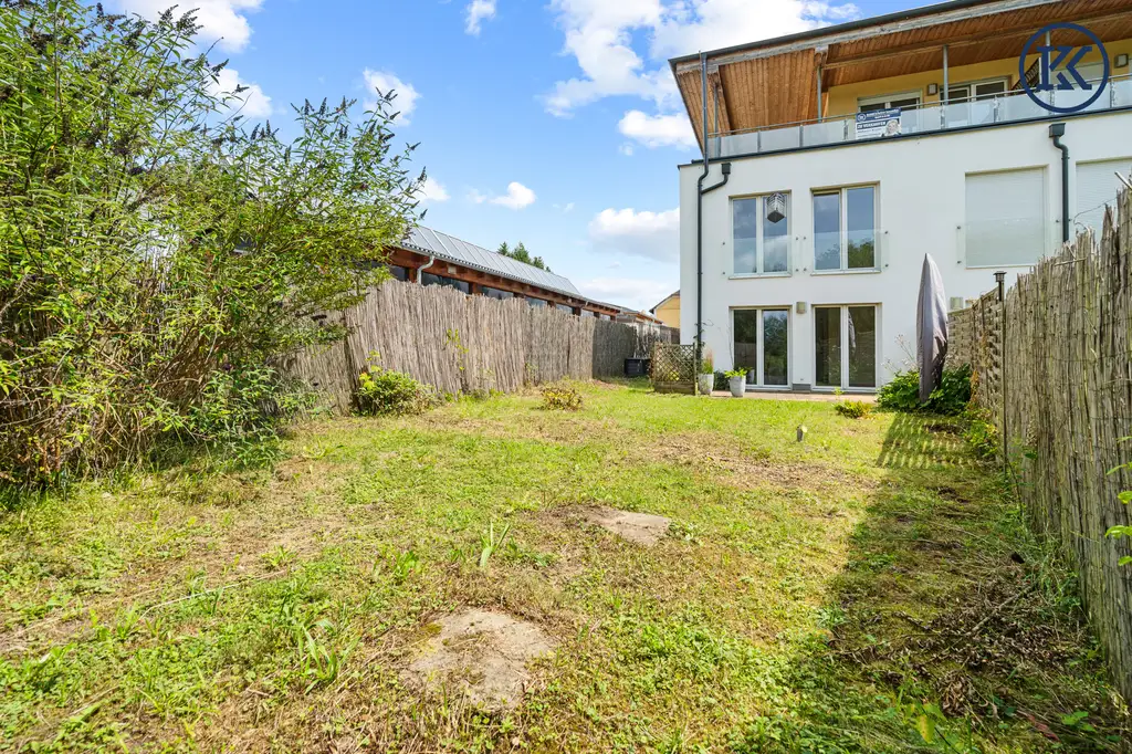 Zuhause im Grünen – Lichtdurchflutete Wohnung mit Dachterrasse & Gartenoase