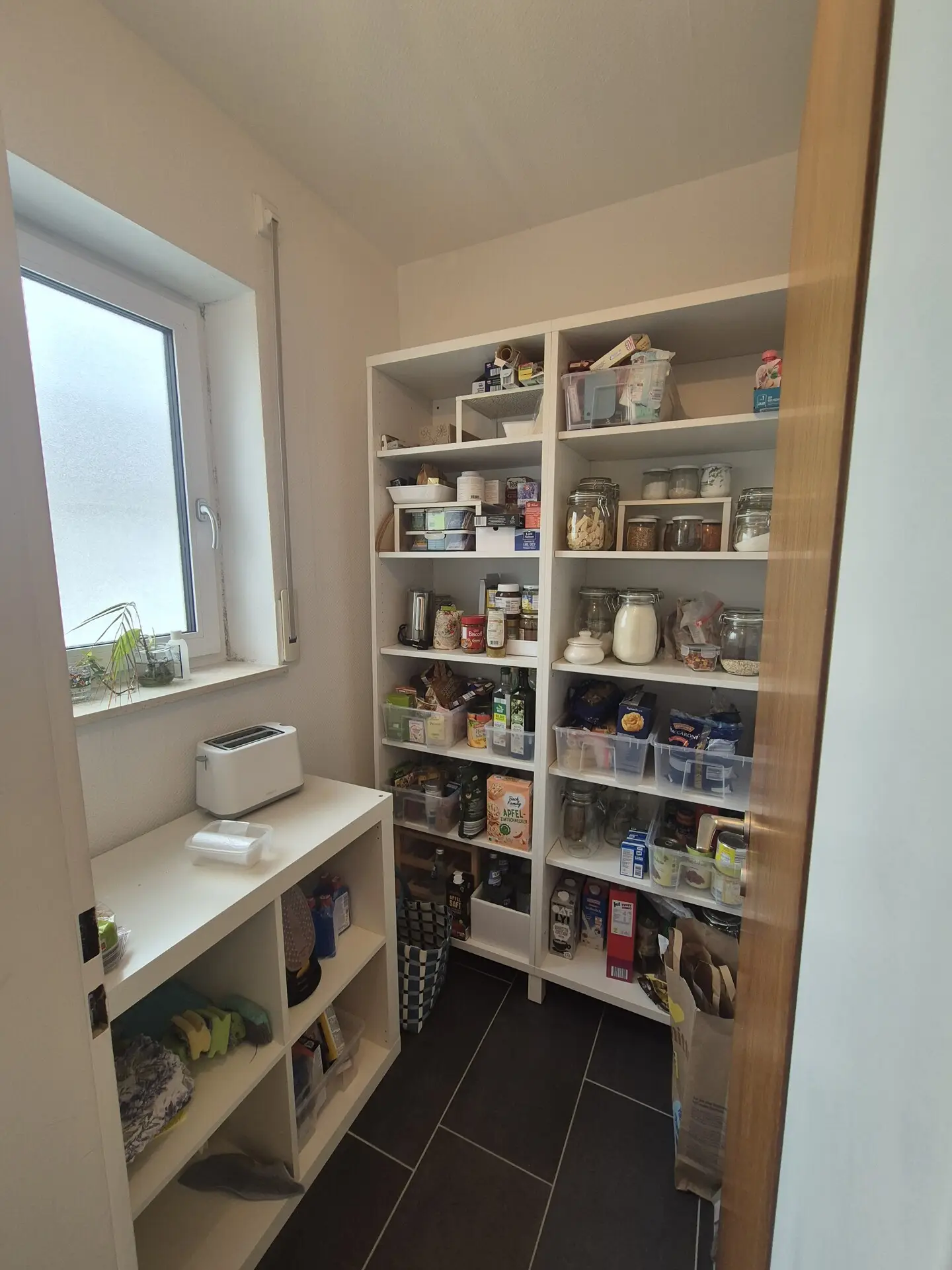 Abstellkammer neben Küche