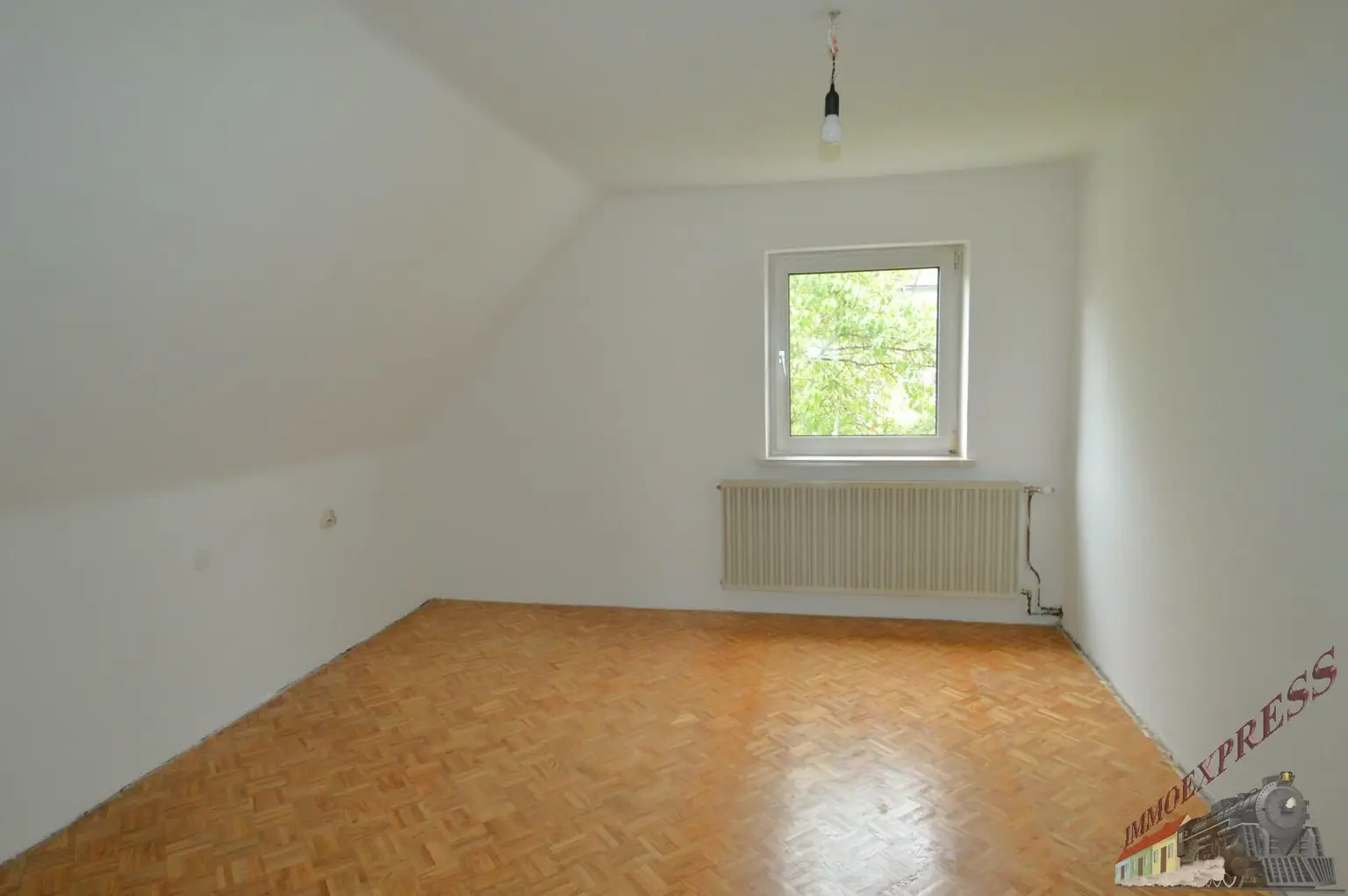Ein-/ Zweifamilienhaus auf 1.490 m² mit Einliegerwohnung und Garage - Sackgasse