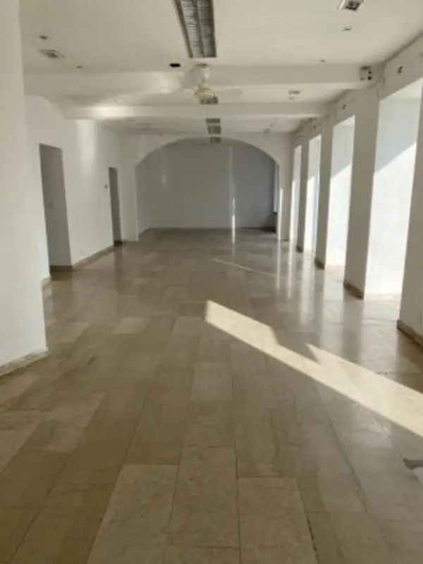 Geschäftslokal, modernes Geschäftslokal / Büro / Praxis - große Auslageflächen