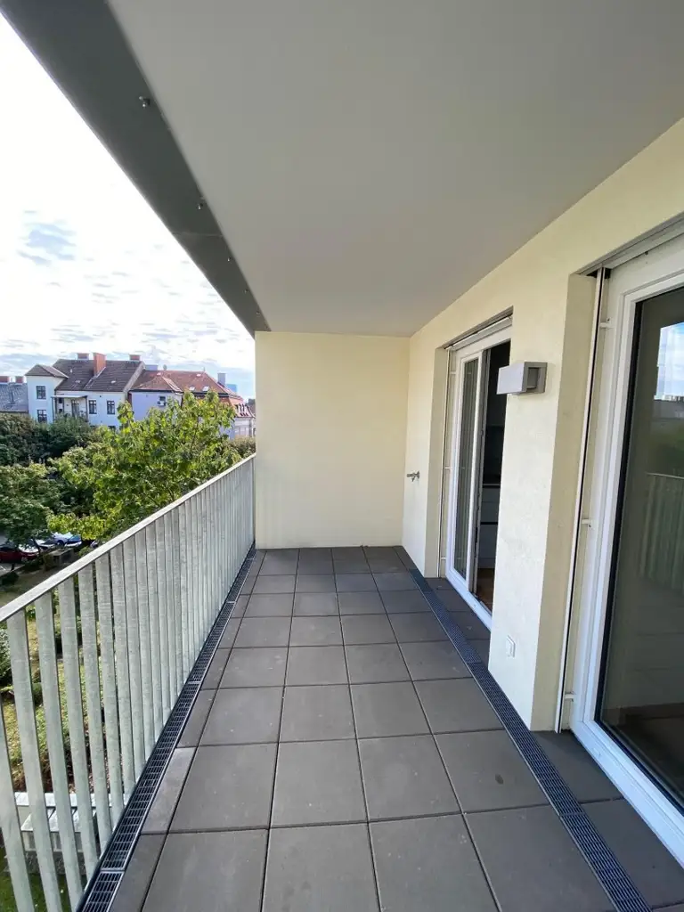 Moderne Neubauwohnung im Zentrum – mit Loggia u. Lift ! TIEFGARAGENPLATZ und KONTROLLIERTE WOHNRAUMBELÜFTUNG