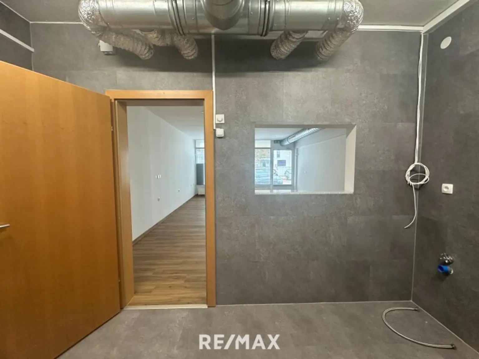 Küche/Lager, abgetrennter Raum