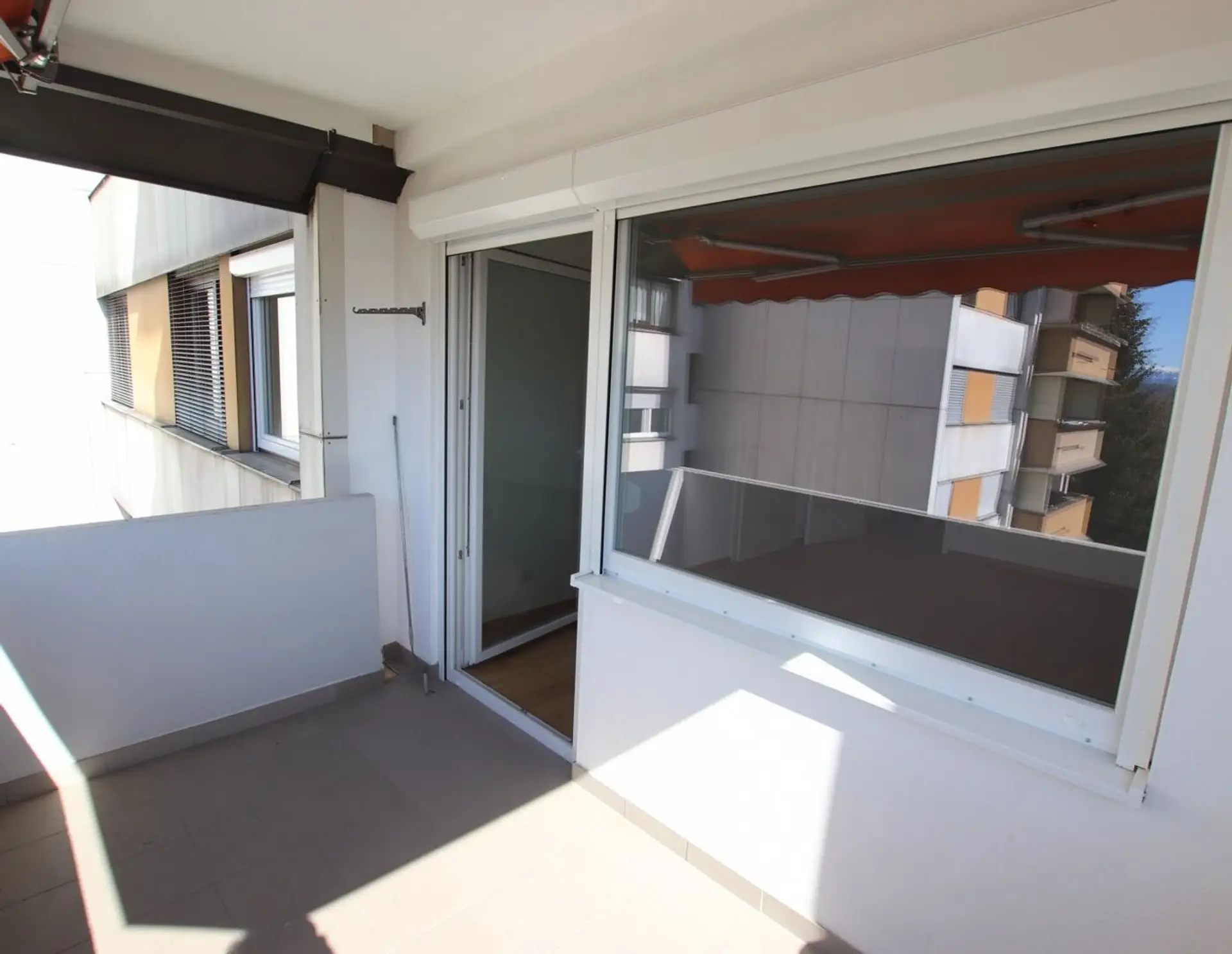 Schöne Sanierte 2 Zimmer Wohnung mit Loggia in Waidmannsdorf - Lodengasse