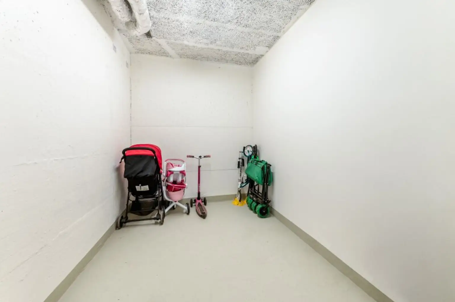 Ab Oktober! Erstbezug! Klimatisierte 2-Zimmer-Balkonwohnung inkl. Stellplatz zu vermieten!