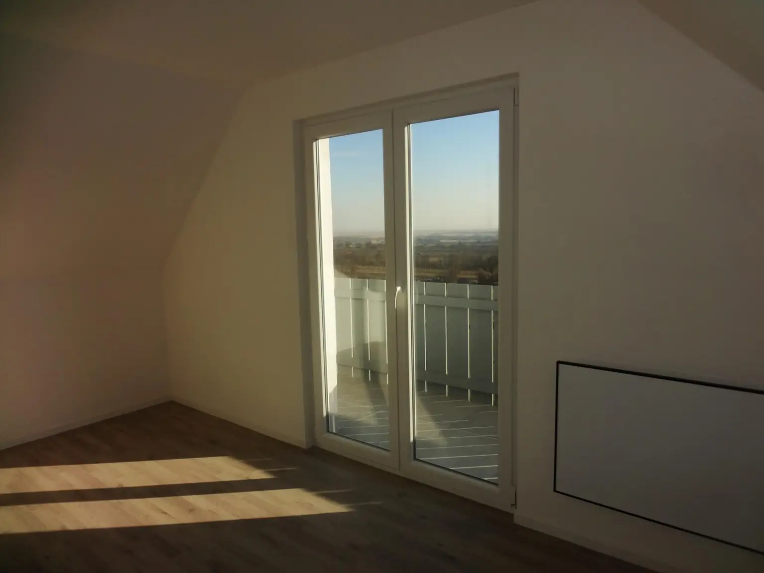 Zimmer OG mit Balkon