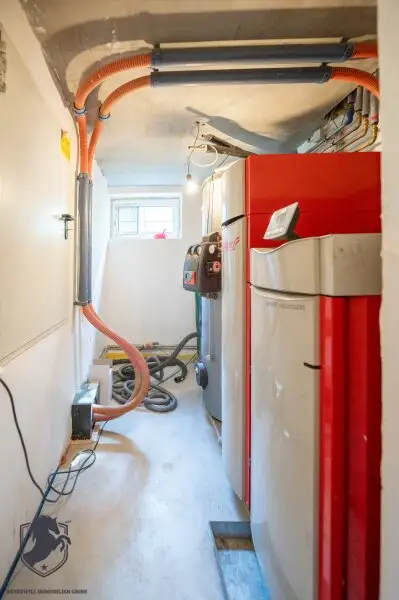 Exklusives Niedrigenergie-Einfamilienhaus mit Vollkeller auf 1.008 m² Grundstück in ruhiger Bestlage von Pixendorf