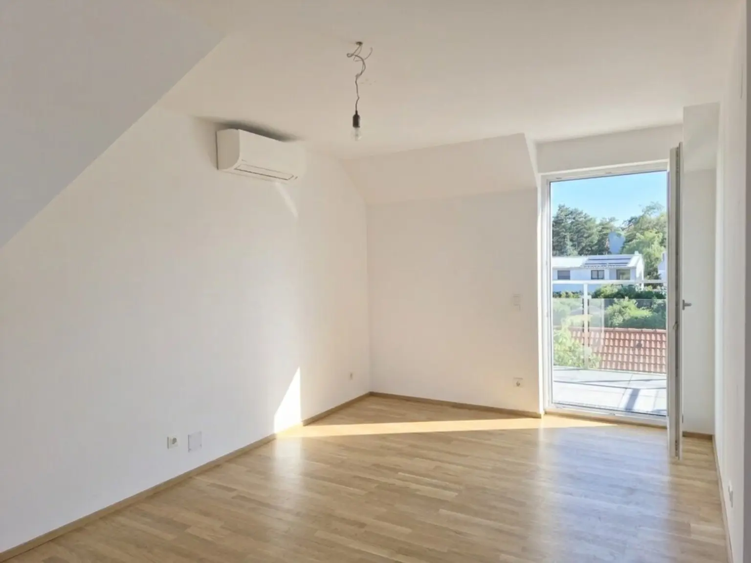 Reihenhaus mit Dachterrassen-Views – Dein Traumhaus wartet!