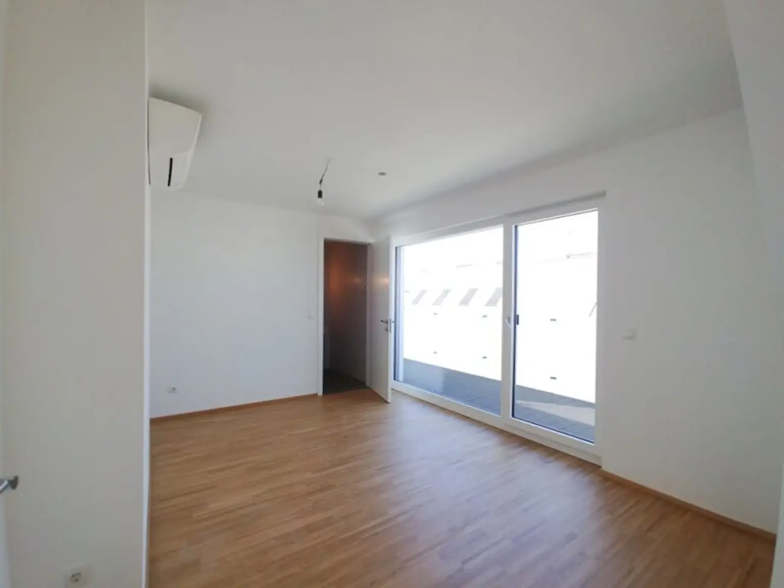 Hochwertige DG-Wohnung mit 3 Terrassen in der Staudgasse
