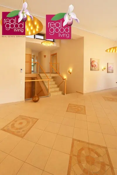 Exklusive Villa mit Pool, Terrassen, Wintergarten & großer Garage in Klosterneuburg-Weidling
