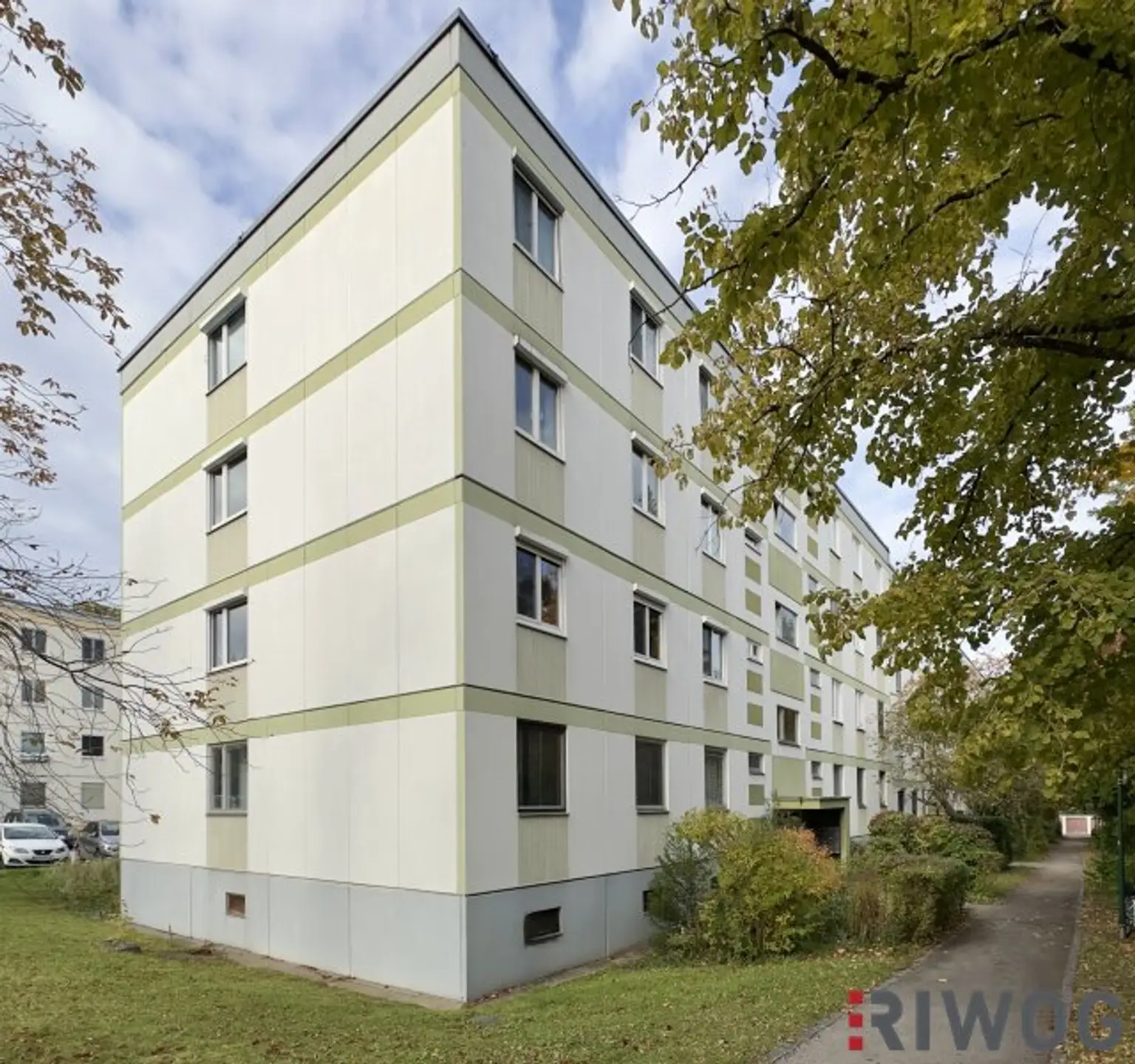 ERSTBEZUG nach Sanierung I 4 Zimmer Wohnung mit Loggia I Tischler Küche mit Siemens Geräte inklusive I Ruhelage I Naturpark Föhrenberge I 360° Rundgang