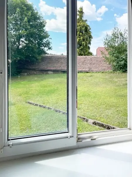 Großzügige 2 Zimmer-Loggia Wohnung - ruhig und gleichzeitig zentrumsnah - komplett möbliert