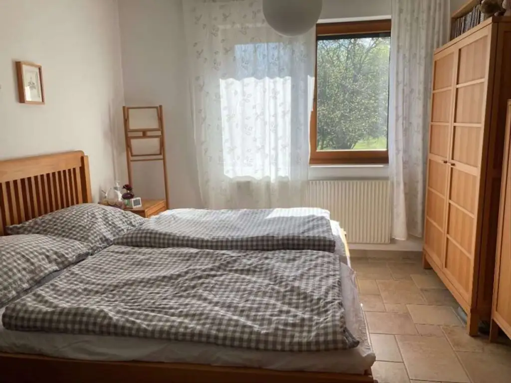 HARMONISCHE PRACHTLIEGENSCHAFT MIT SCHWIMMTEICH