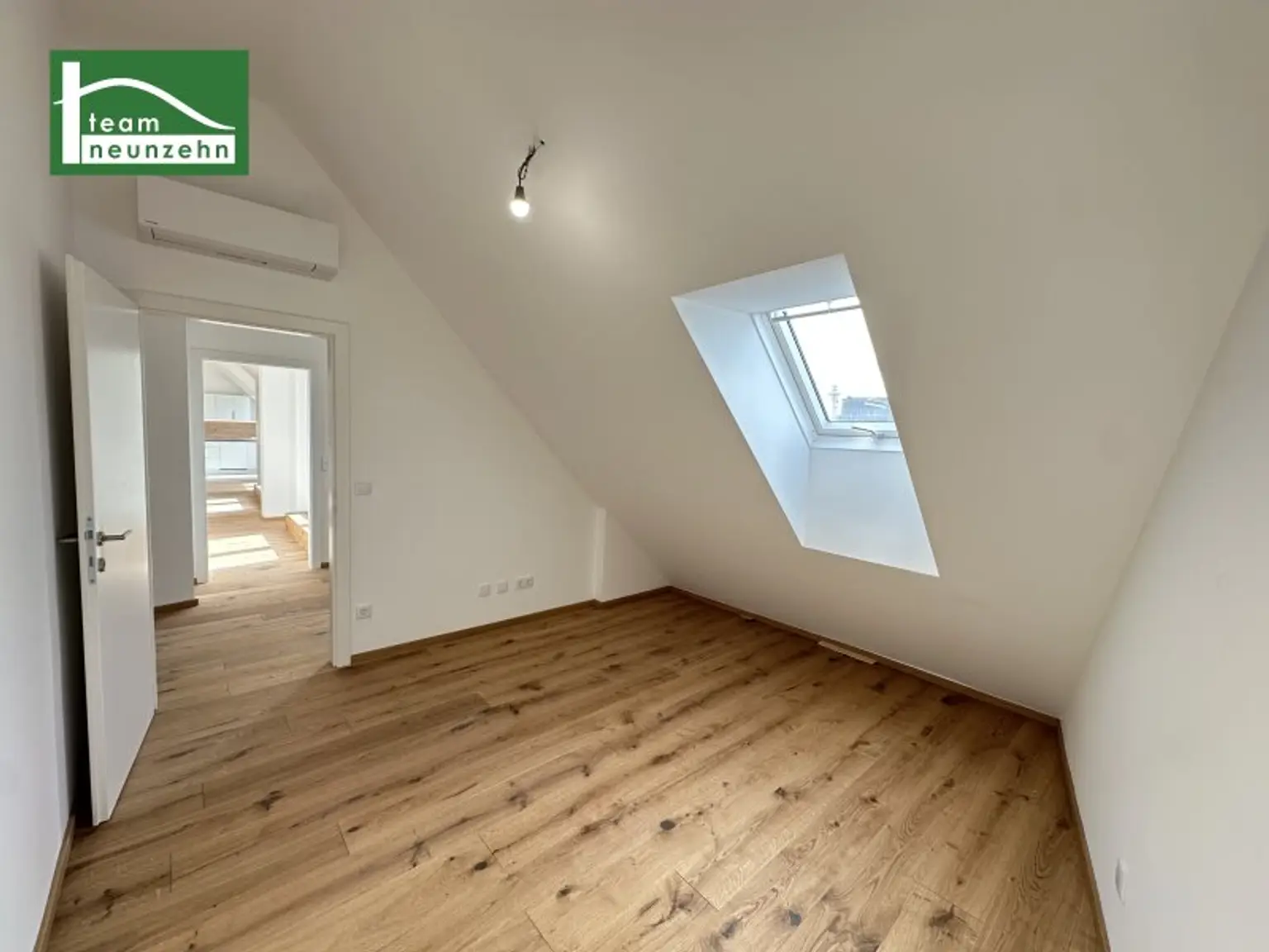 Klimatisierte Erstbezugs-Wohnung im DG nahe U3, S-Bahn und hervorragender Infrastruktur mit hochwertiger Ausstattung! - Mitten im Dritten