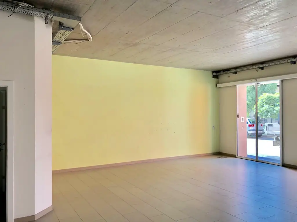Sofortbezug: Portal-Geschäftslokal - Büro, barrierefrei - keine Gastronomie!