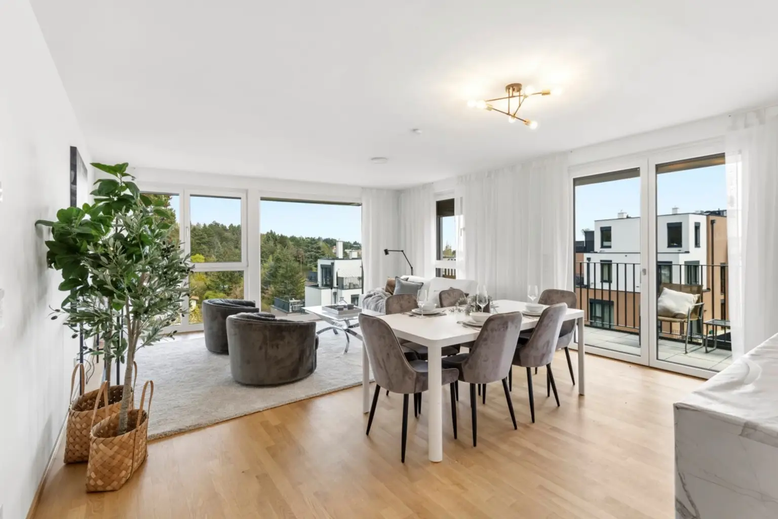 A | ++ GRÜNE LAGE, GROSSE RÄUME ++ VIER Zimmer Wohnung | Prima Service Immobilien