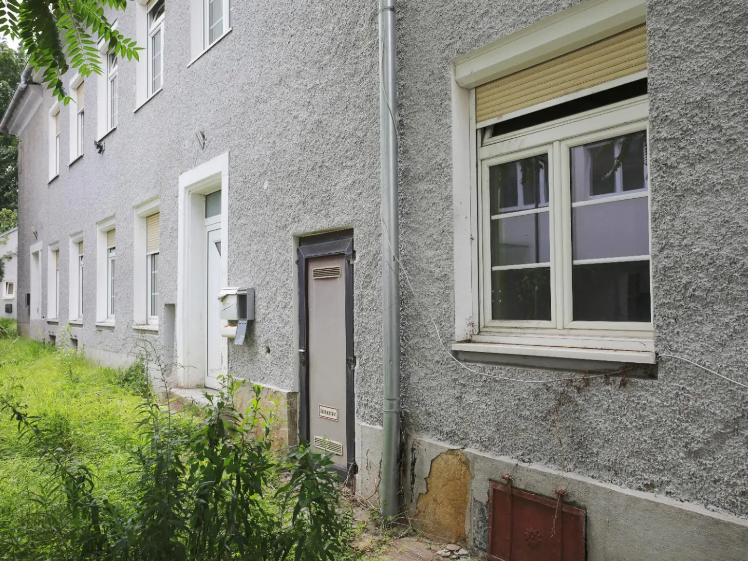 Renovierungsbedürftiges ZInshaus mit aureichend Parkplätzen im Trendbezirk Graz/Lend