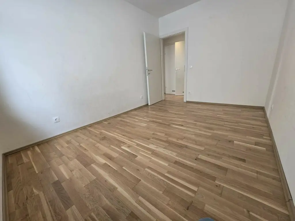 Wunderschöne Wohnung mit Balkon - Hofseite!