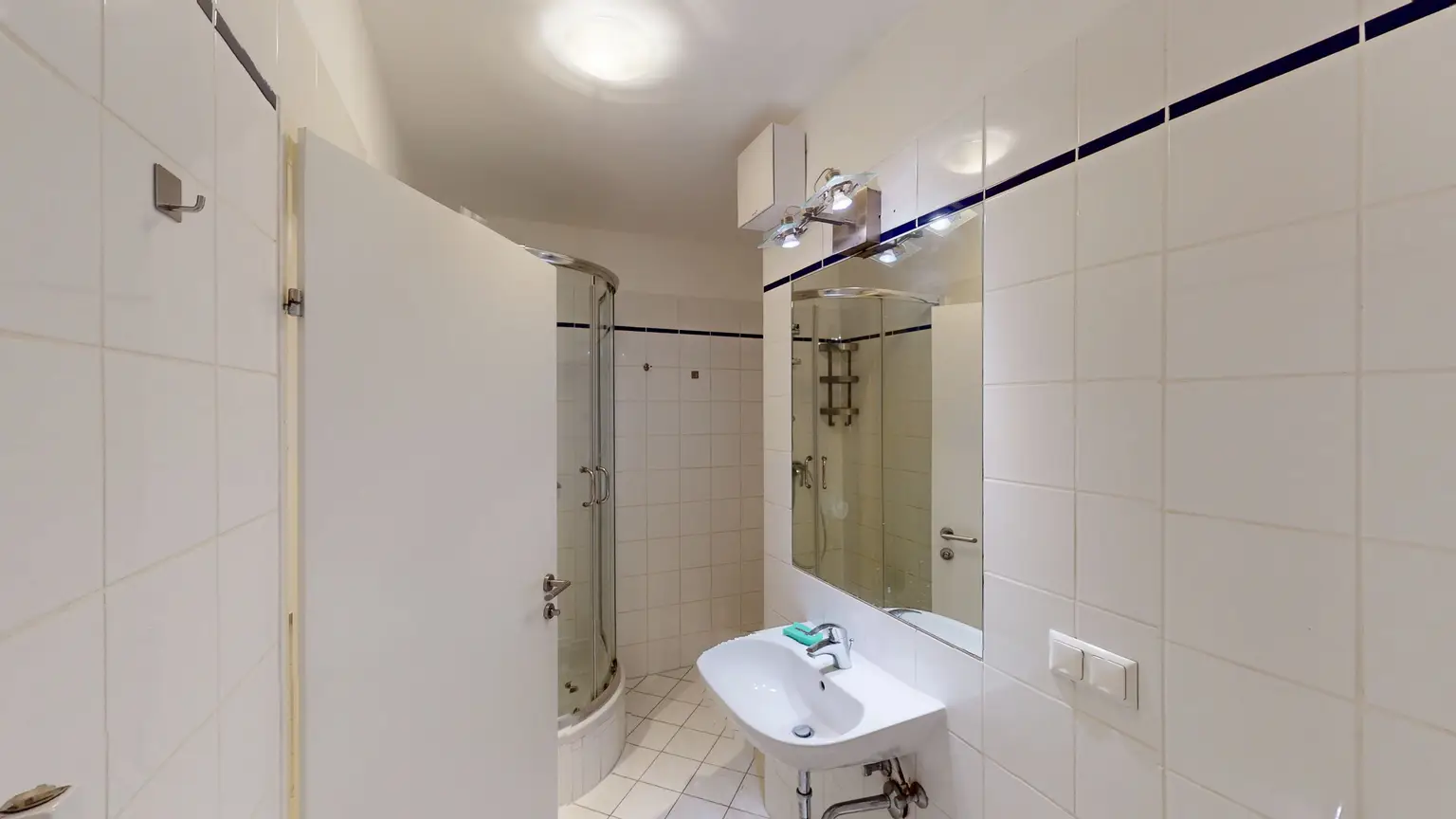 Helle 2,5-Zimmer-Wohnung im 2. Liftstock – ruhige Lage mit Grünblick & optionalem Garagenplatz
