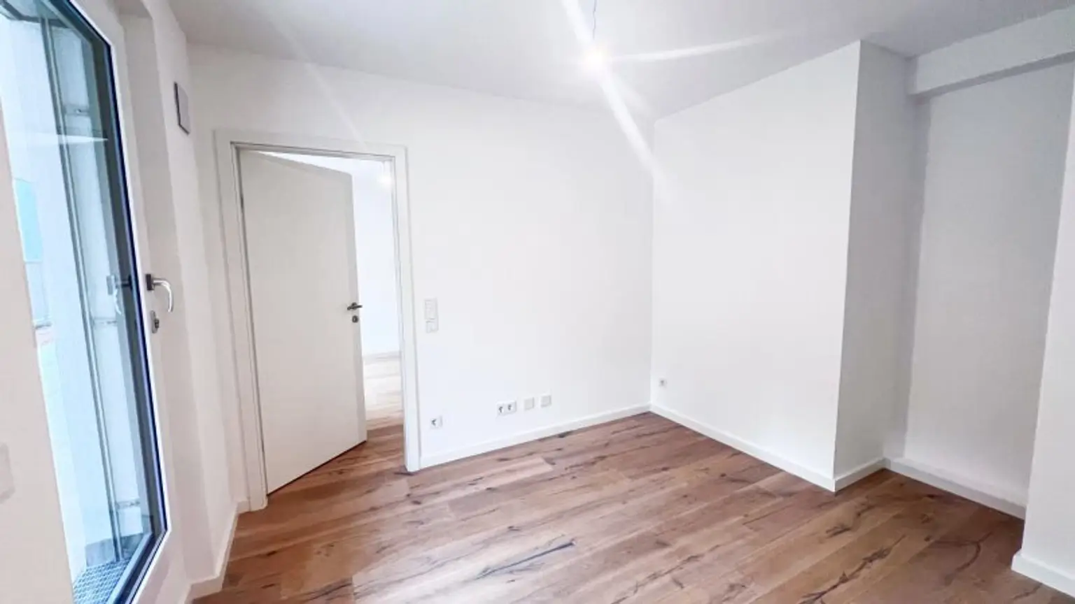 KLEINER 2-ZIMMER TRAUM MIT GROSSZÜGIGER FREIFLÄCHE