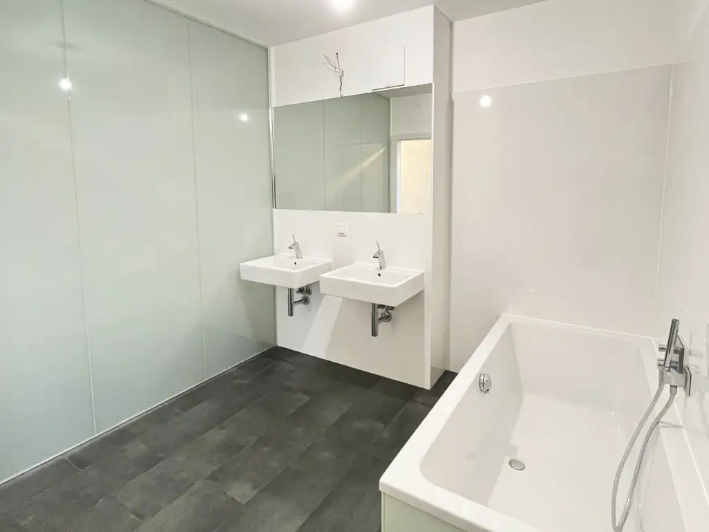 Q11 Leben am Fluss - Geräumige 3-Zimmer-Wohnung mit Loggia und Balkon!