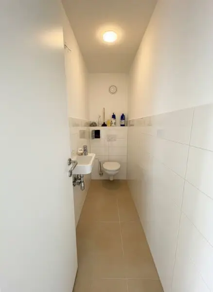 Sonnige 2-Zimmer Wohnung mit zwei Terrassen (Parkplatz inkl.)