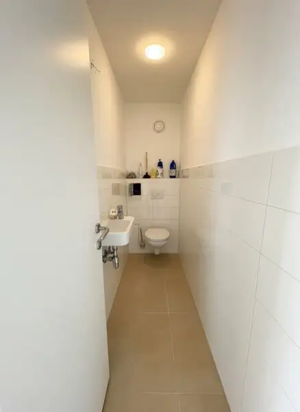 Sonnige 2-Zimmer Wohnung mit zwei Terrassen (Parkplatz inkl.)