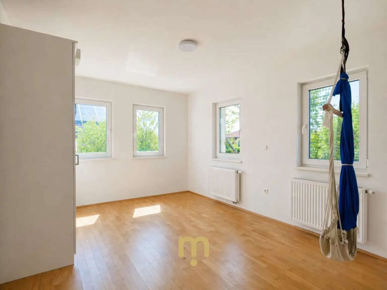 Einfamilienhaus mit 6-Zimmern plus Keller in Esslinger Ruhelage – diskret gelegen auf Eigengrund