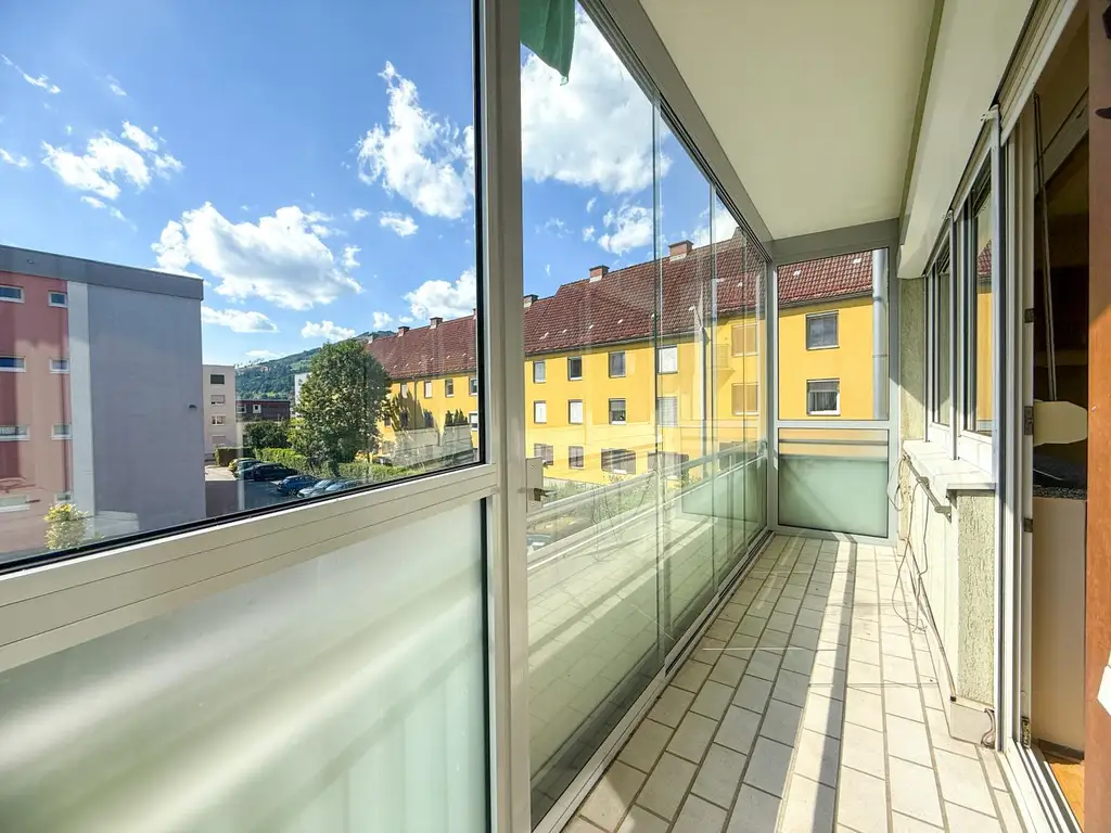 *** 63,5m² - 3 Zimmer Juwel, saniert, im Zentrum Bruck/Mur, teilmöbliert mit Parkplatz und verglasten Balkon ***