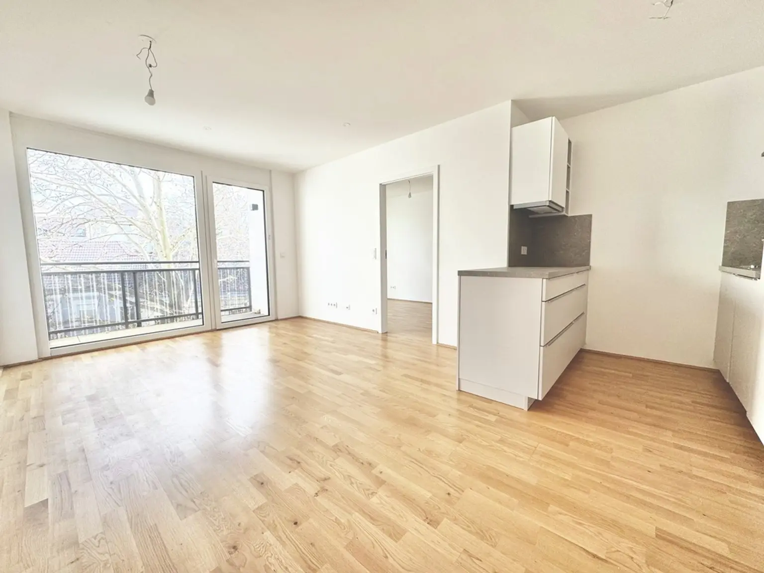 LOGGIATRAUM | OPTIMAL AUFGETEILTE, HELLE 2 ZIMMER | GARAGENPLATZ INKLUSIVE | TOPLAGE IN HOLLABRUNN