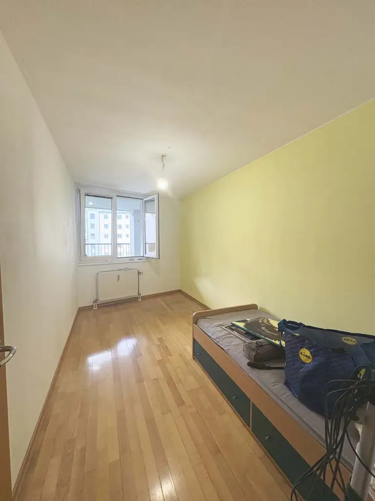 Geförderte 4-Zimmer-Wohnung mit Loggia - 
FINANZIERUNGSBEITRAG