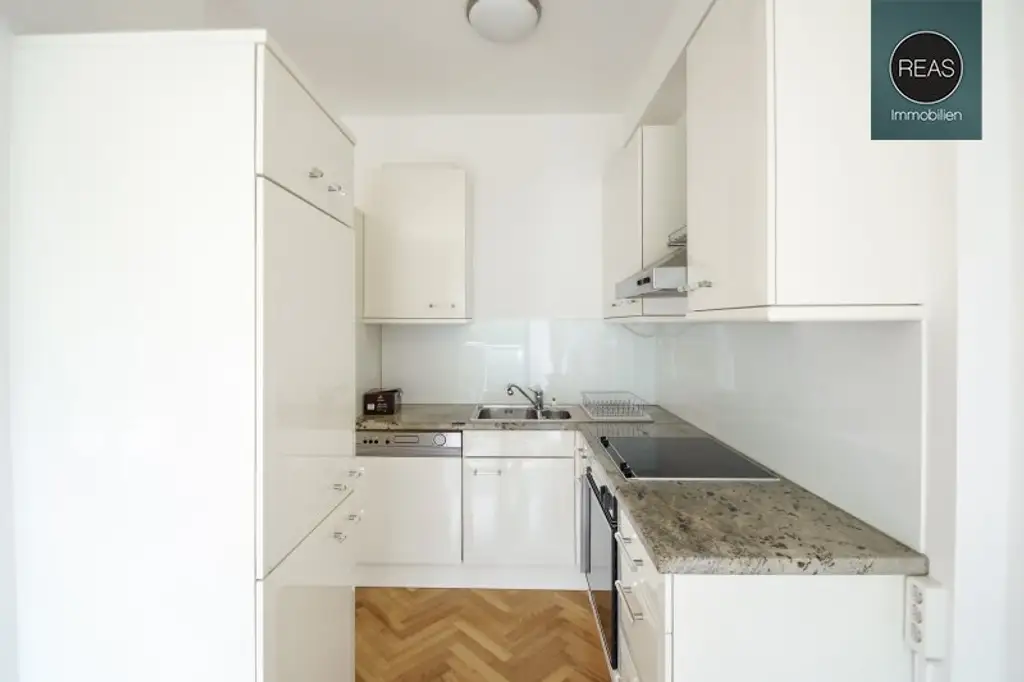 Traumwohnung mit Balkon, Terrasse und Garage in exklusiver Gartenanlage bei der Hohen Warte!