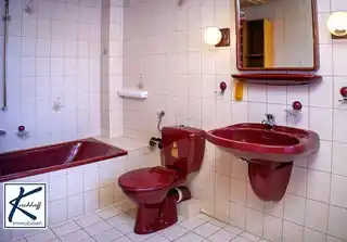OG Badezimmer_ShiftN
