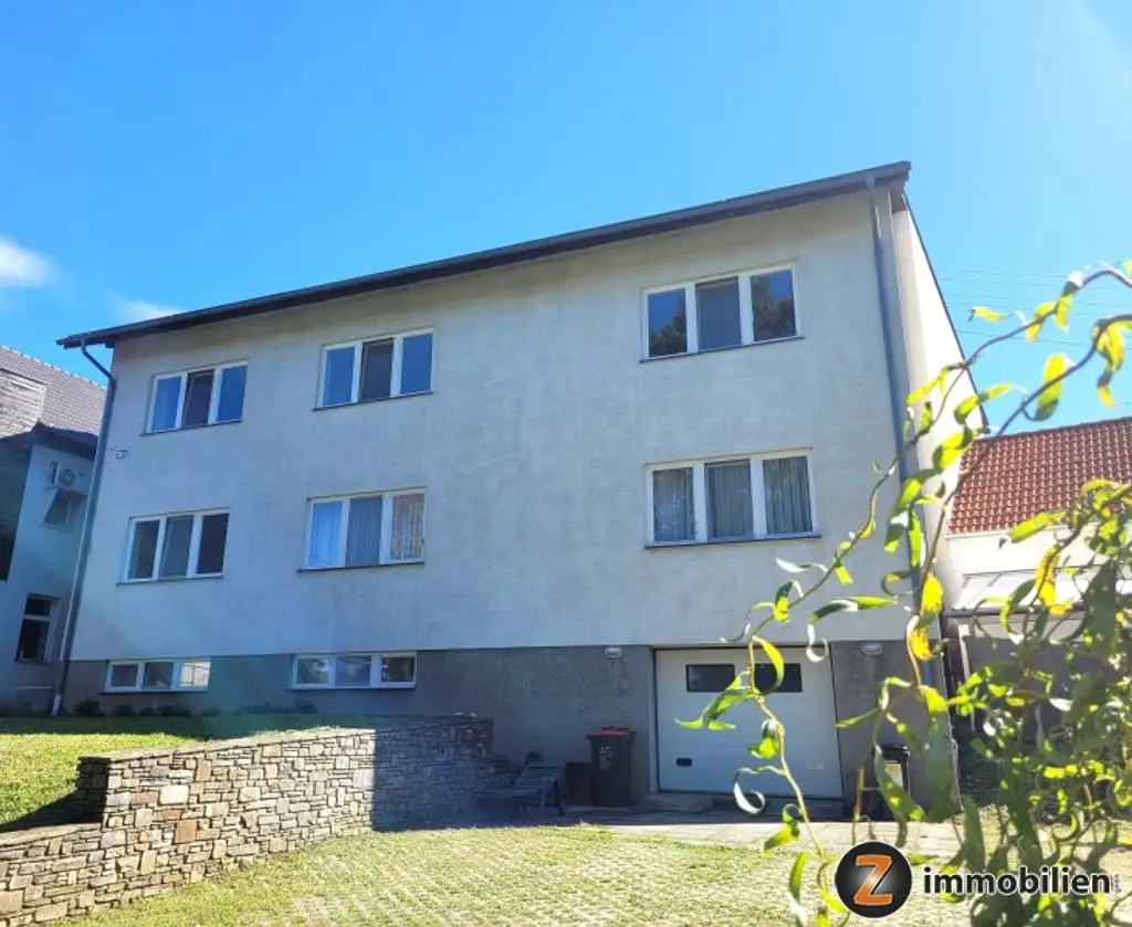Großzügiges Wohnhaus mit Lift im lebenswerten Lockenhaus!