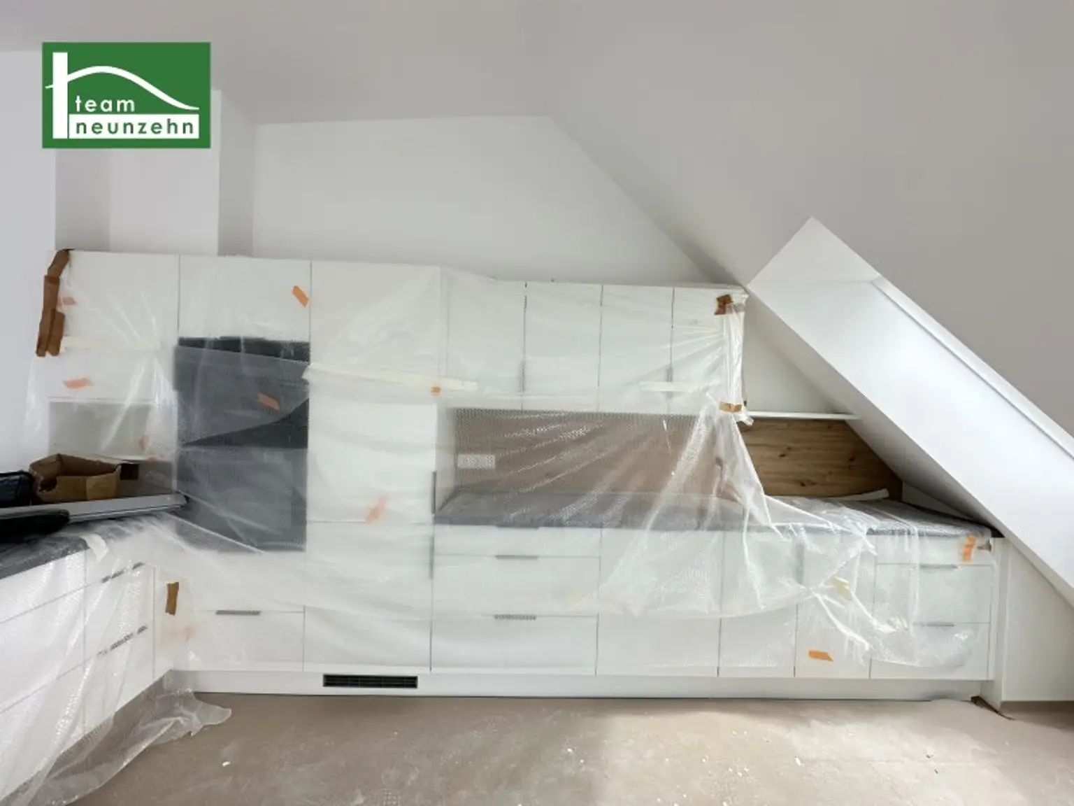 Klimatisierte Erstbezugs-Wohnung im DG nahe U3, S-Bahn und hervorragender Infrastruktur mit hochwertiger Ausstattung! - Mitten im Dritten