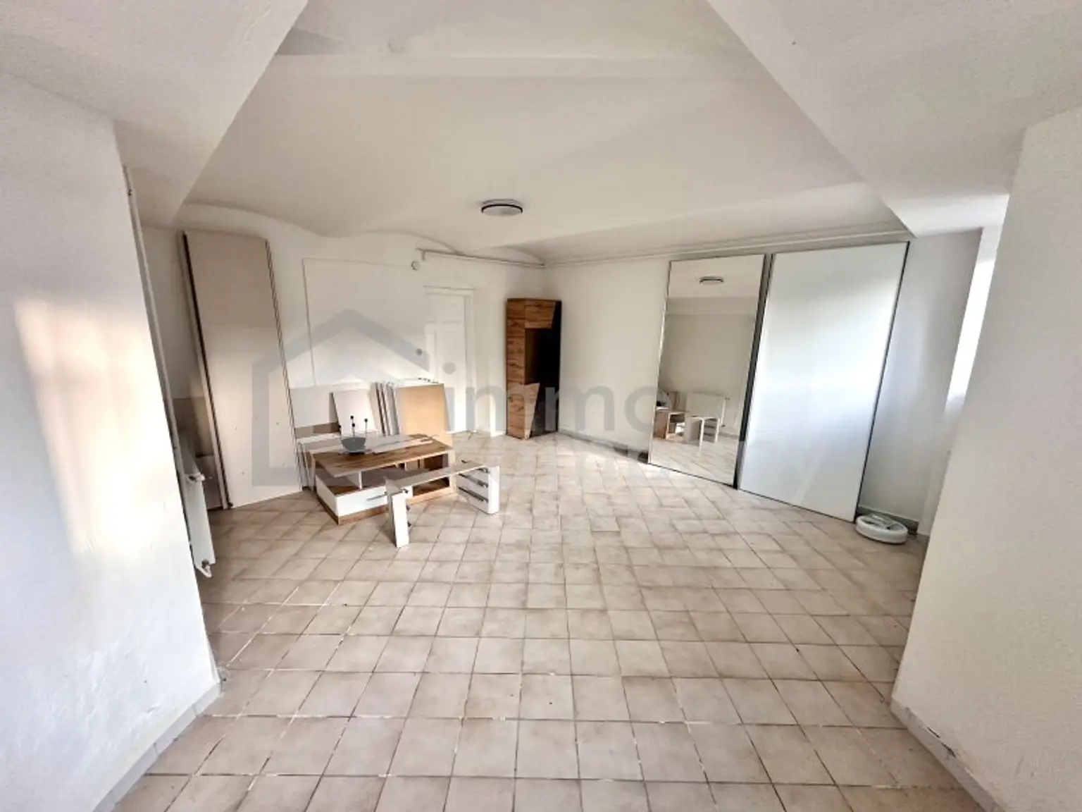 Attraktives Mehrfamilienhaus, Baugrund,  mit großem Potenzial
