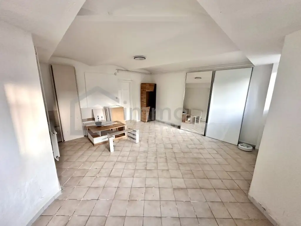 Attraktives Mehrfamilienhaus, Baugrund,  mit großem Potenzial