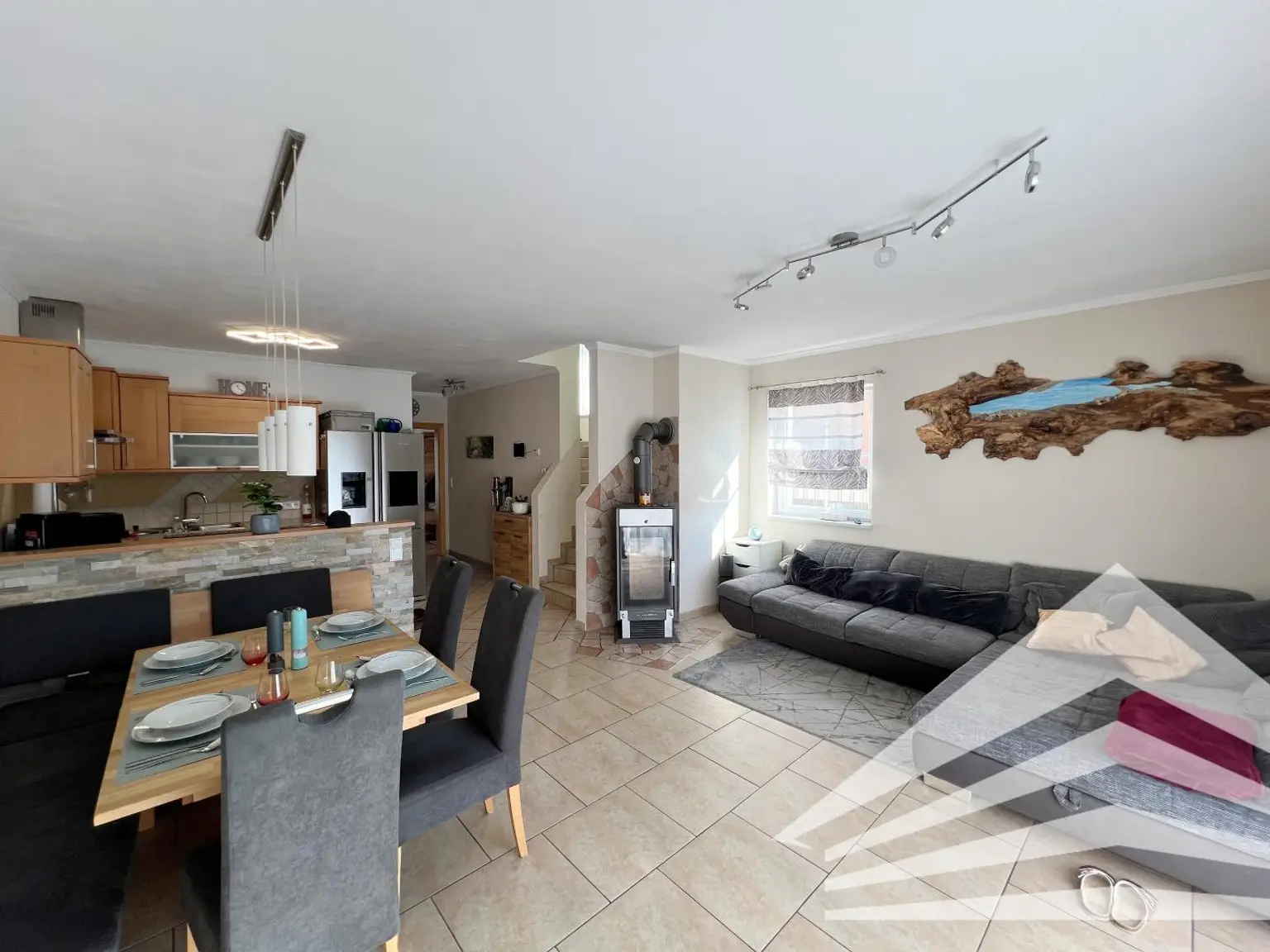 Großzügiges Eckreihenhaus mit Garten & Pool in toller Siedlungslage! 360° Rundgang online!