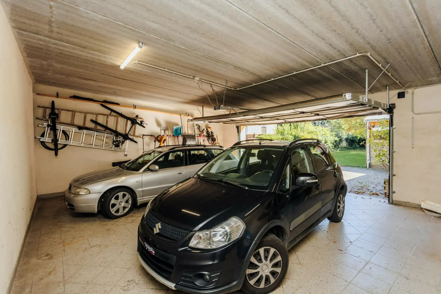 Großzügiges Einfamilienhaus mit Schwimmteich in Weinitzen - ländliche Geborgenheit trifft modernen Wohnkomfort