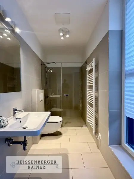 HOCHWERTIG, GROSSZÜGIG, SONNIG /// herrliche Dachterrassenwohnung /// Jacquingasse