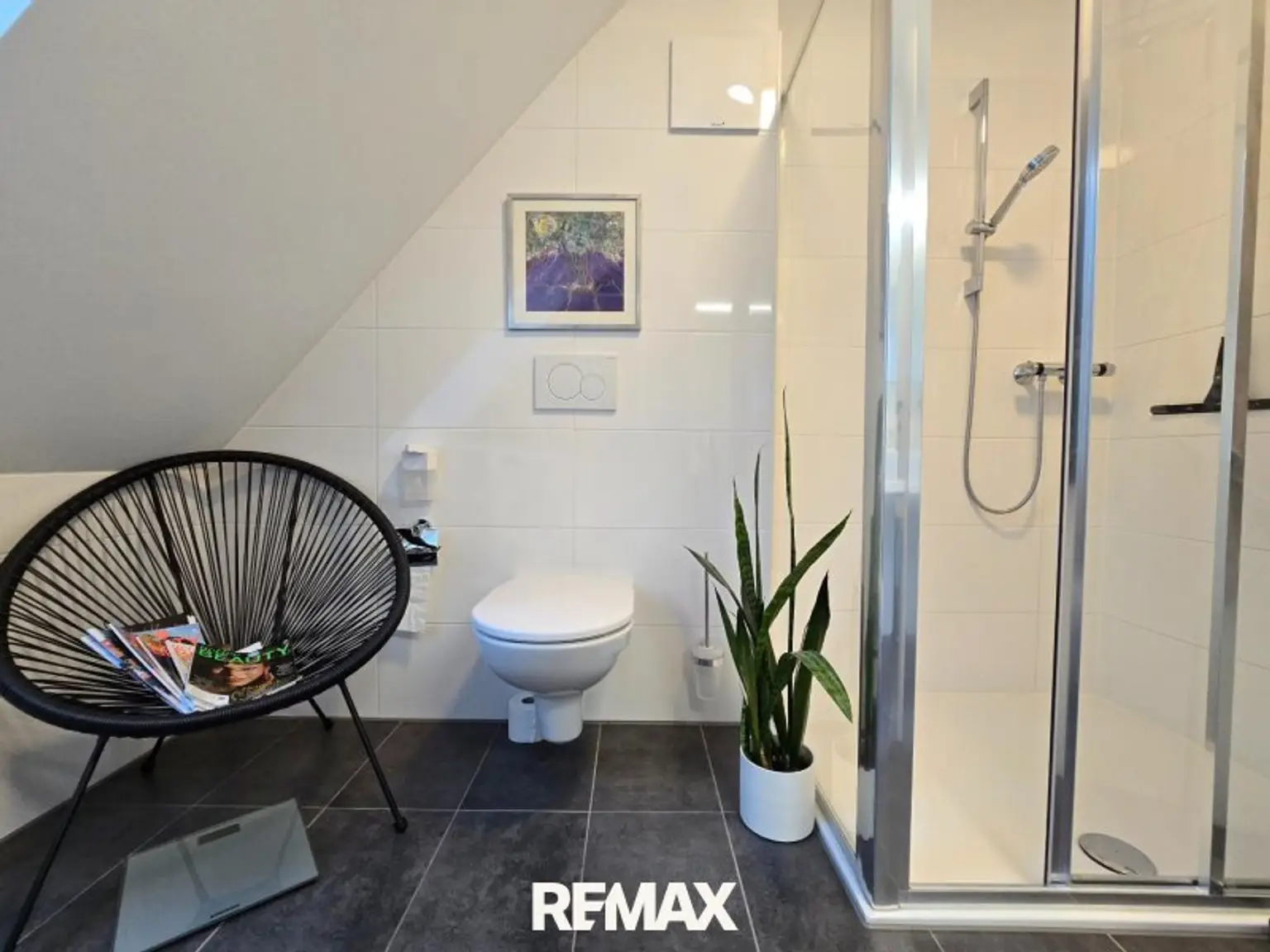 Badezimmer mit Dusche