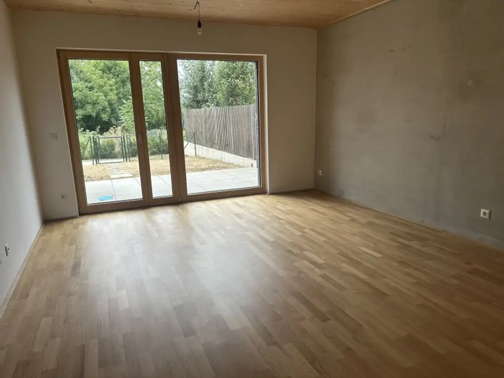 120 Meter zur U1 Oberlaa- Sonnige, barrierefreie Gartenwohnung mit Top U1 Anbindung- inkl. Küche