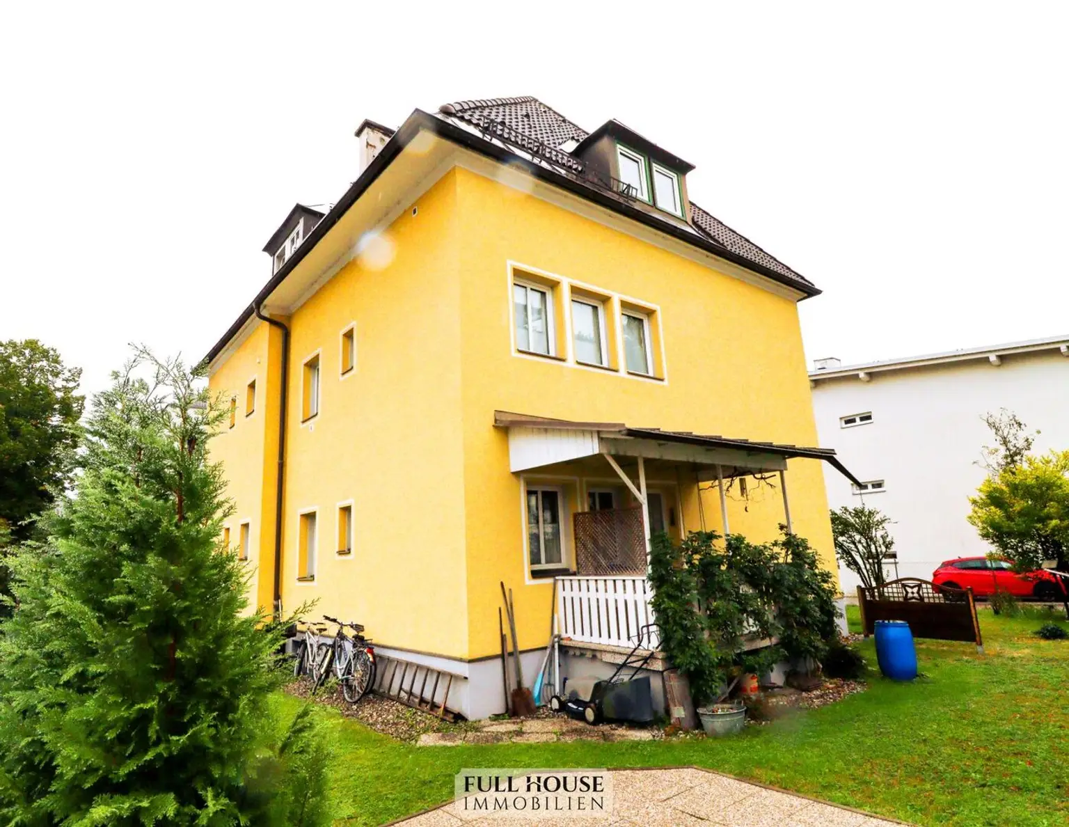 Mehrparteienhaus mit 3 Einheiten, großem Garten und Keller in Villach