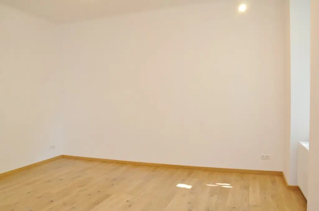Erstbezug | Top sanierte 2-Zimmer Maisonette | 2 Balkone | unbefristet