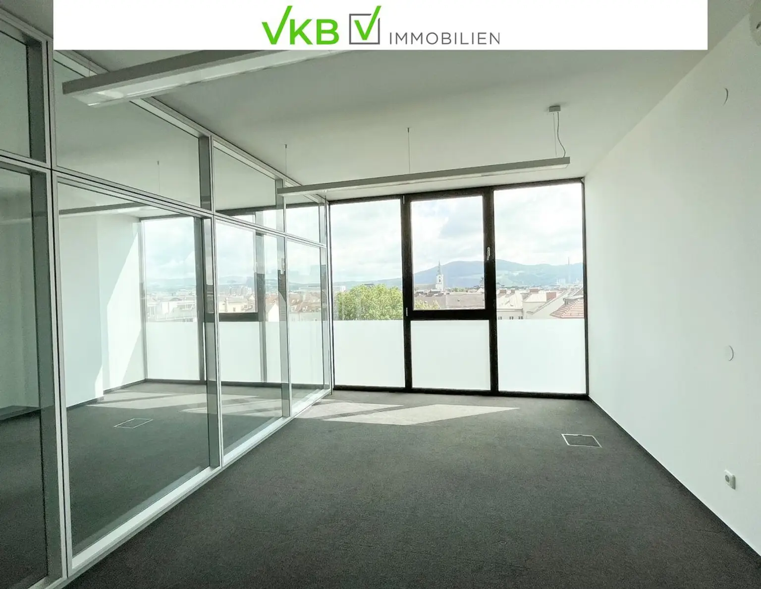 Exklusiv: Klimatisiertes Penthouse-Büro mit Dachterrasse