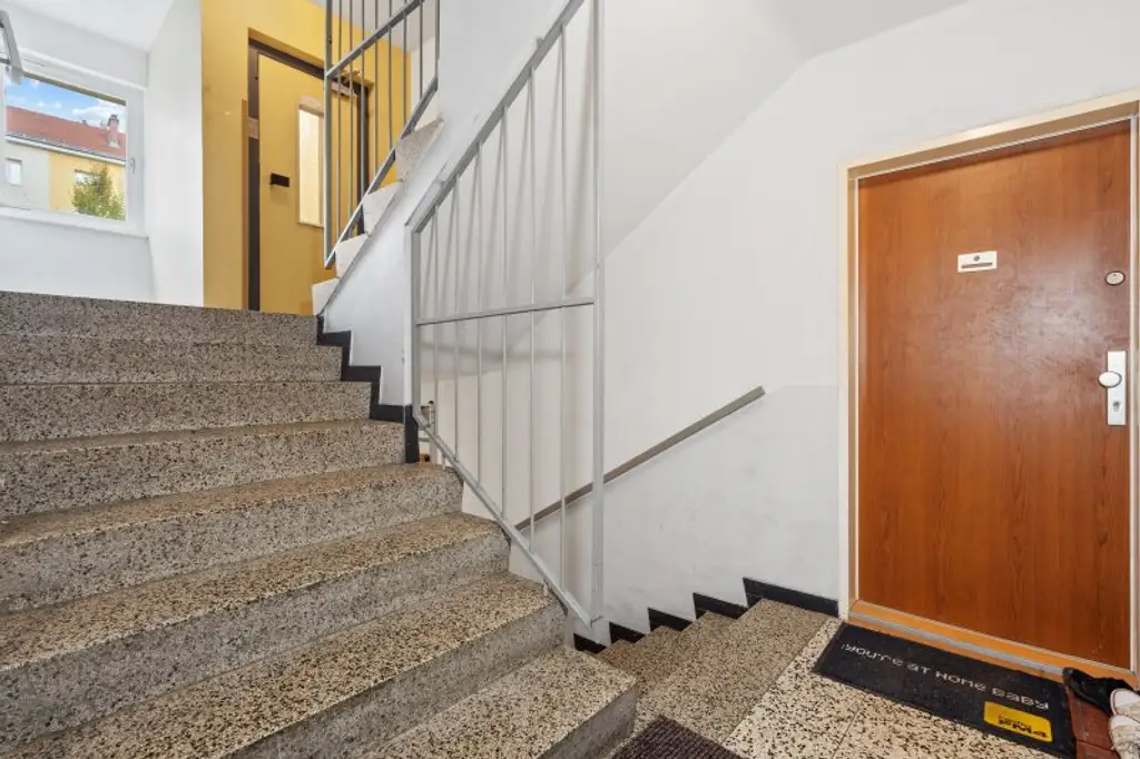 Helle, ruhige 2-Zimmer-Wohnung mit Terrasse in 1160 Wien!