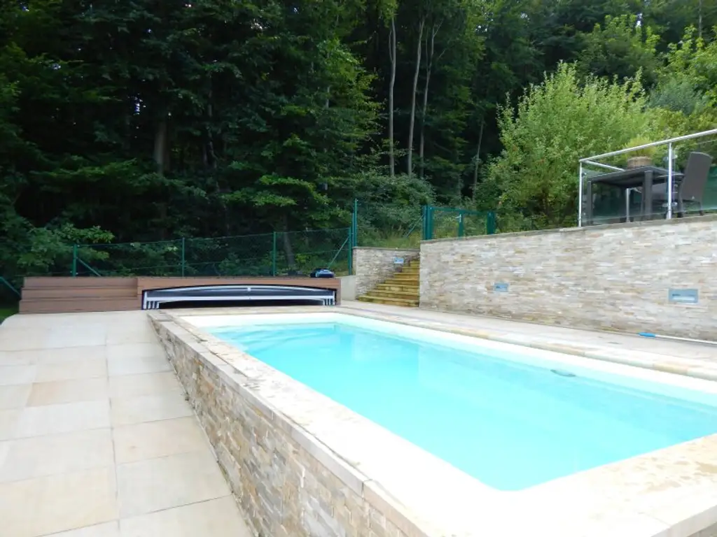 "Wohntraum" Villa mit Pool - Fernblick und direkten Zugang zum Wald