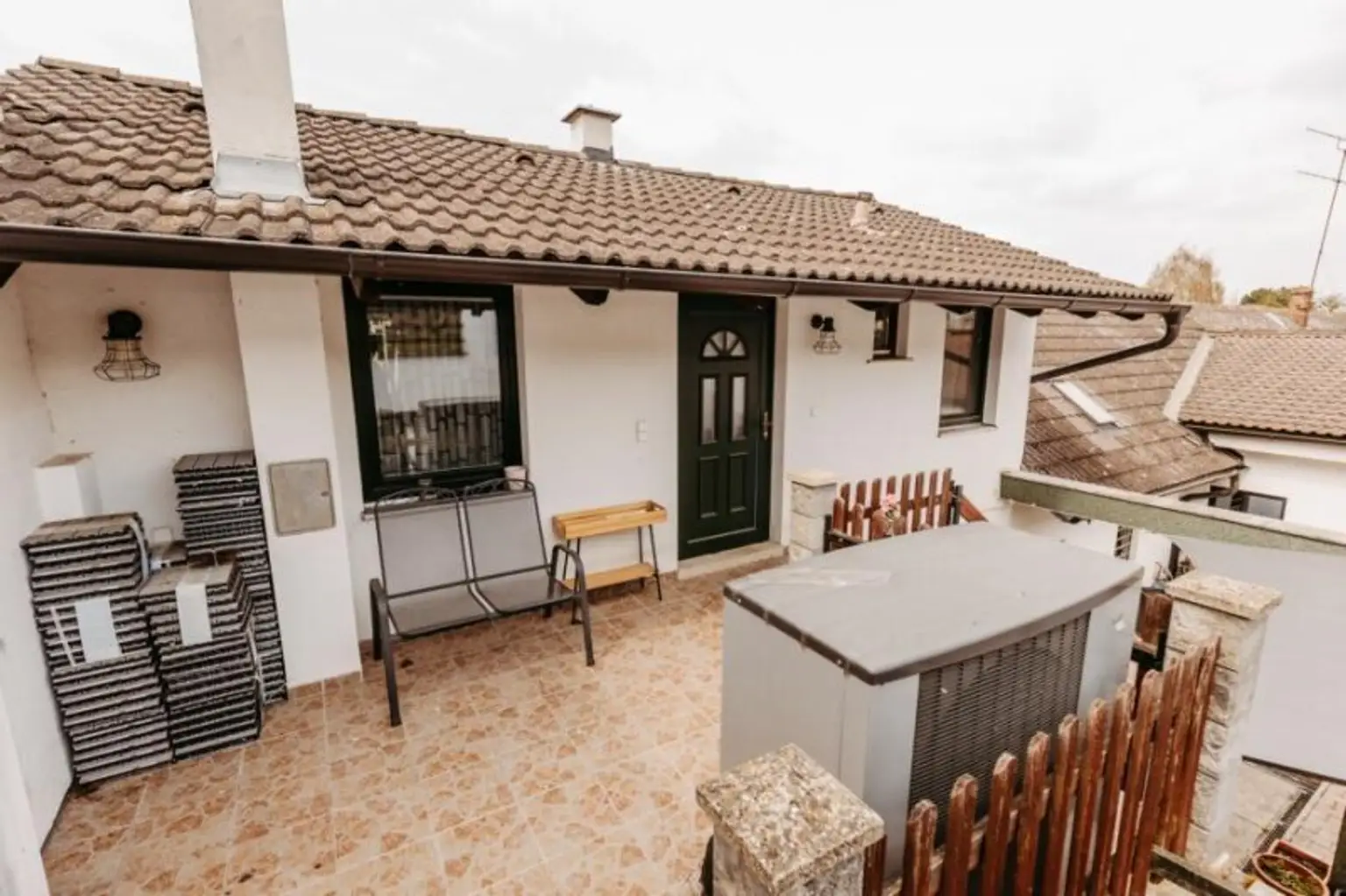 Gepflegtes, neu revitalisiertes  und liebevoll erhaltenes Landhaus. Natur, Sonne, Ruhe,  Seelenheil.