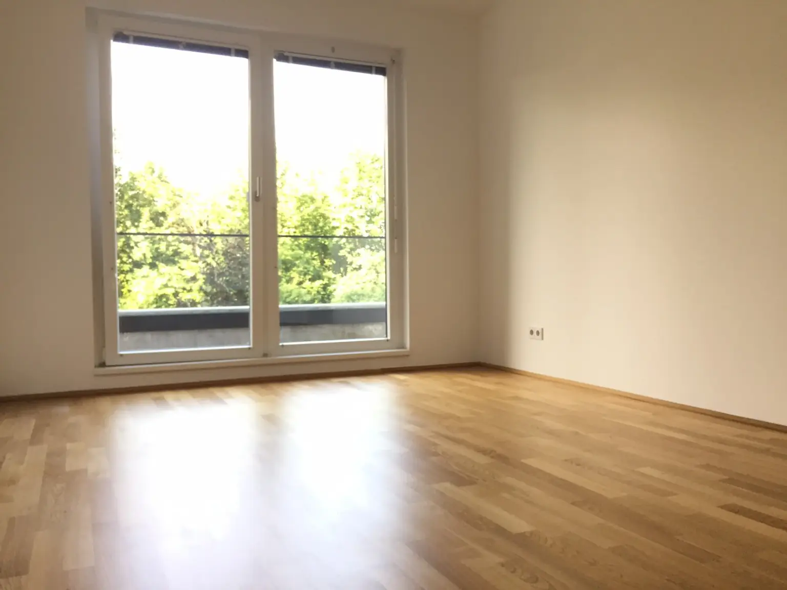 Schöne 3-Zimmer-Wohnung mit Blick ins Grüne im 22ten!